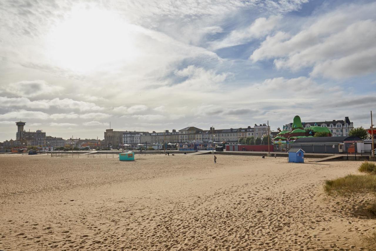 Homely - Great Yarmouth Beach Apartments Ngoại thất bức ảnh